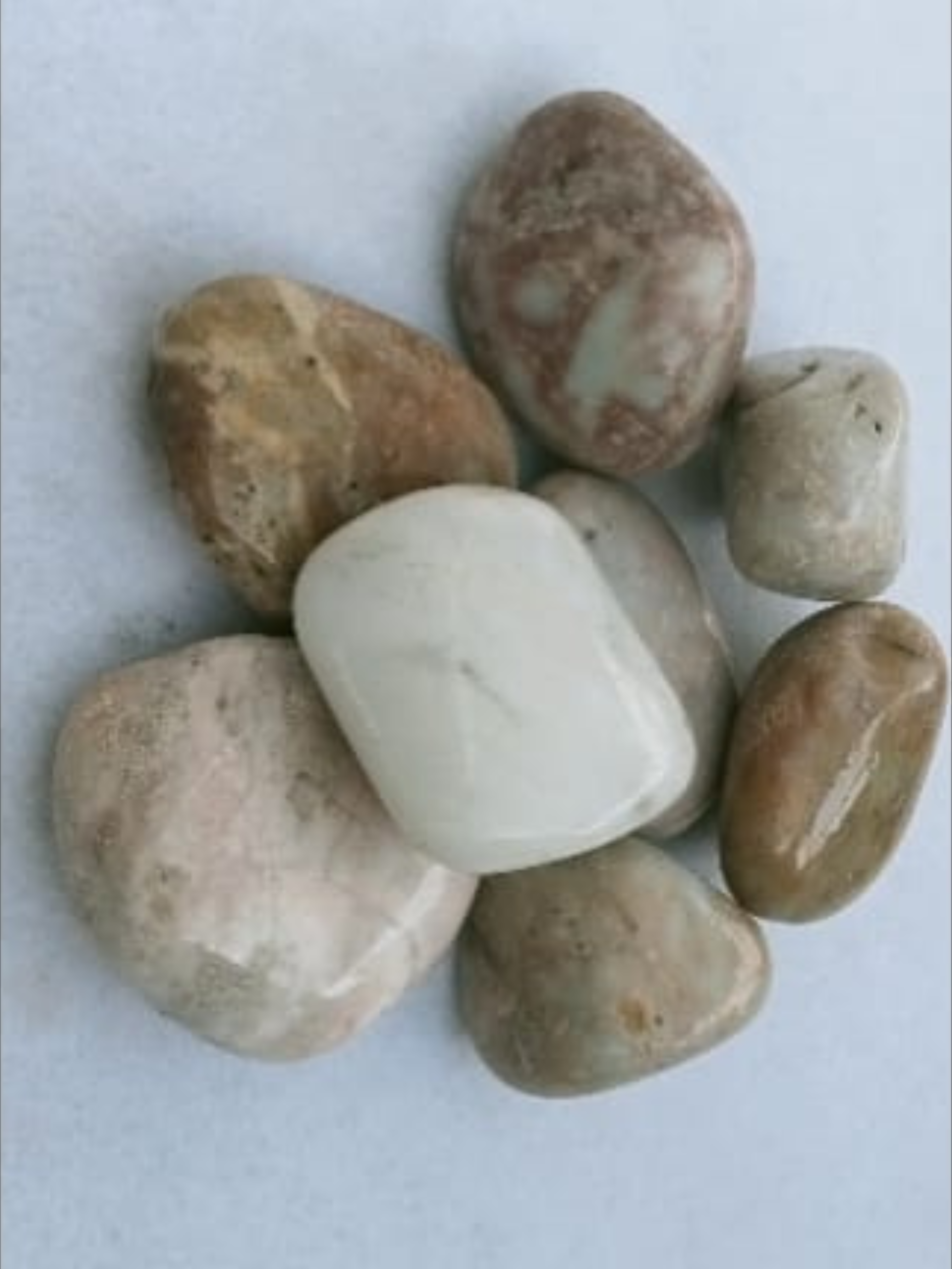 High Polish Mixed Color Pebbles – 20kg Bag (3.5cm & 2.4cm)
