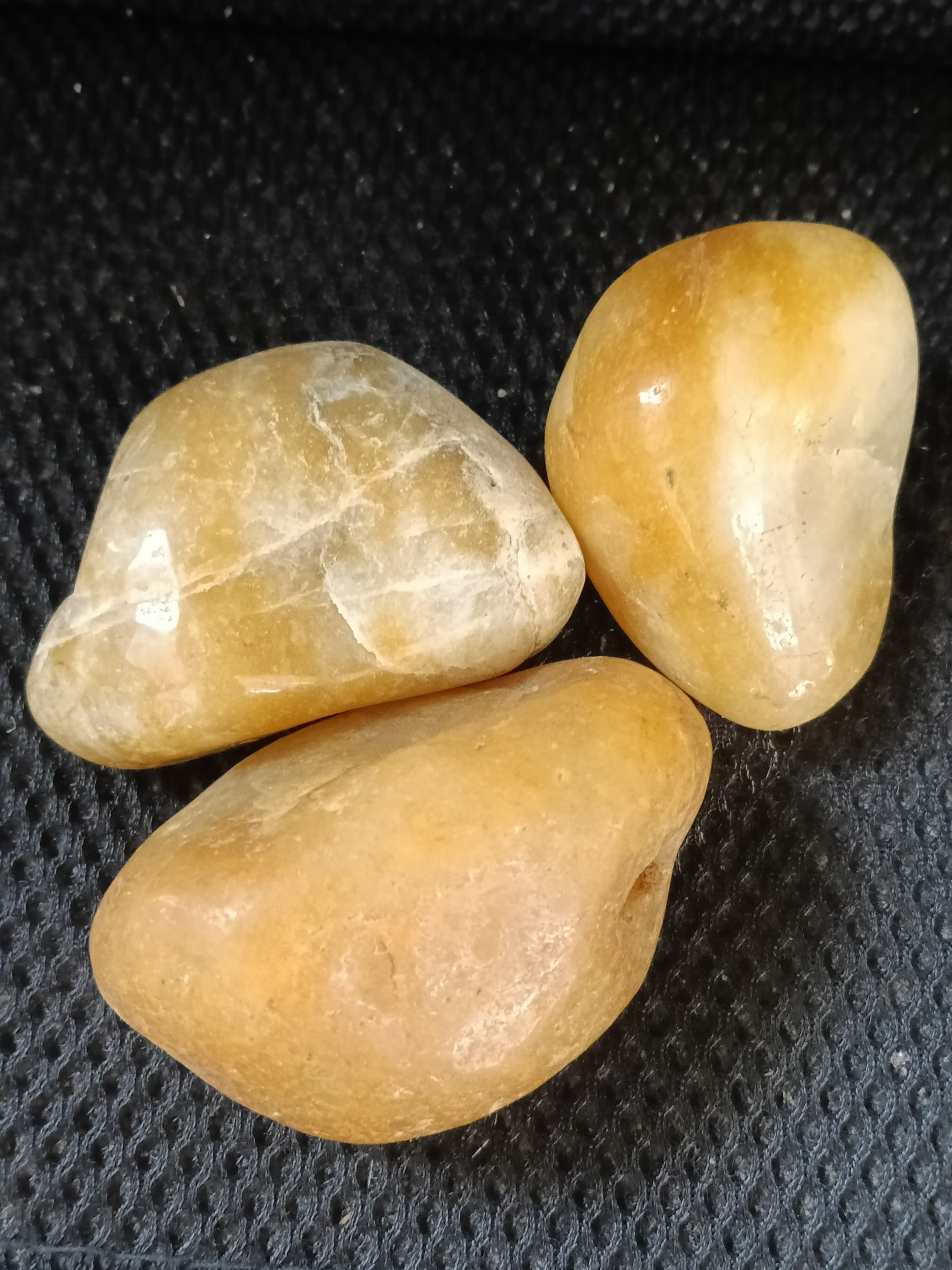 Yellow Polished Pebbles – 3.5cm Size