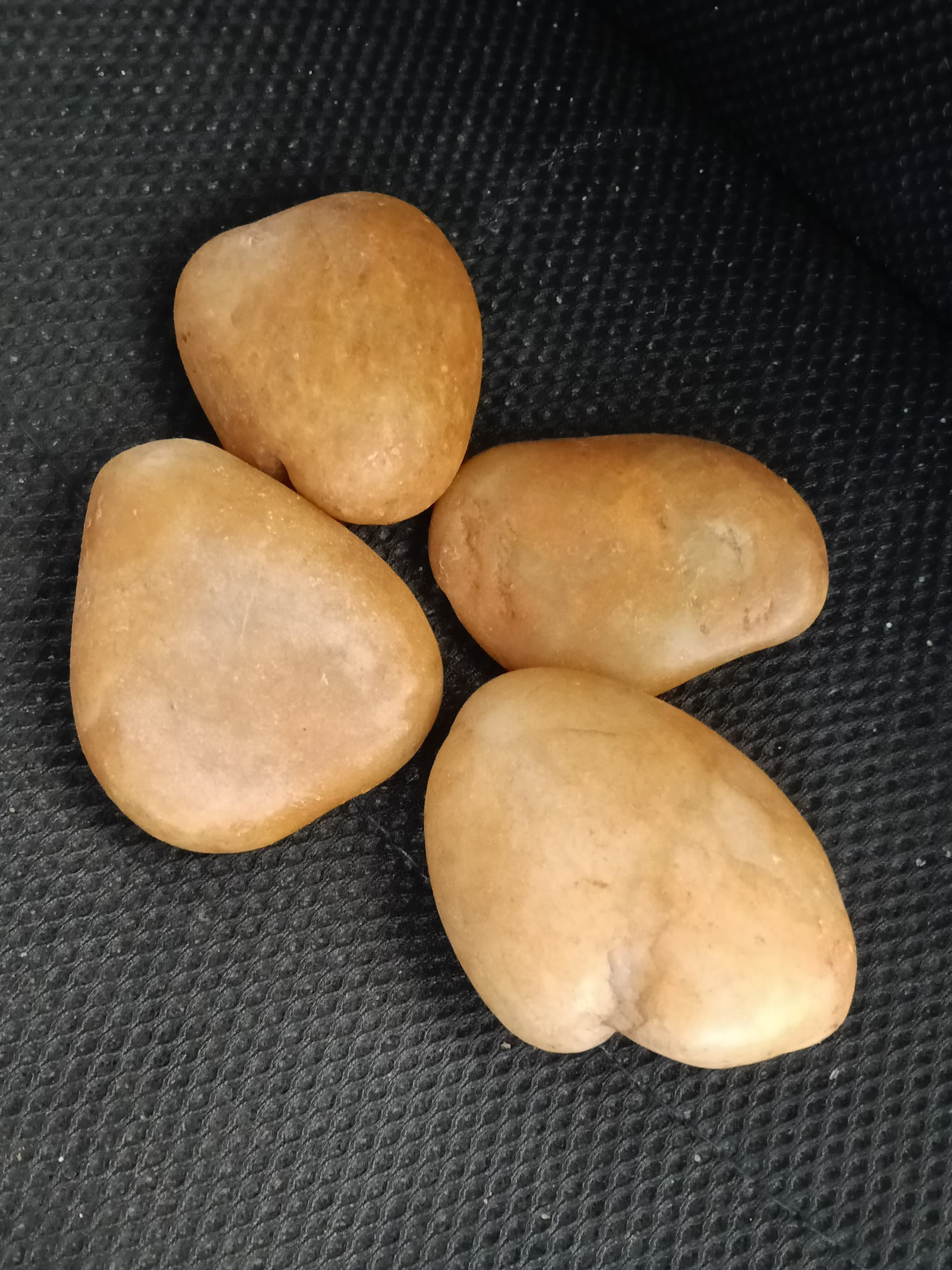Yellow Semi-Polished Pebbles – 3.5cm Decorative Stones